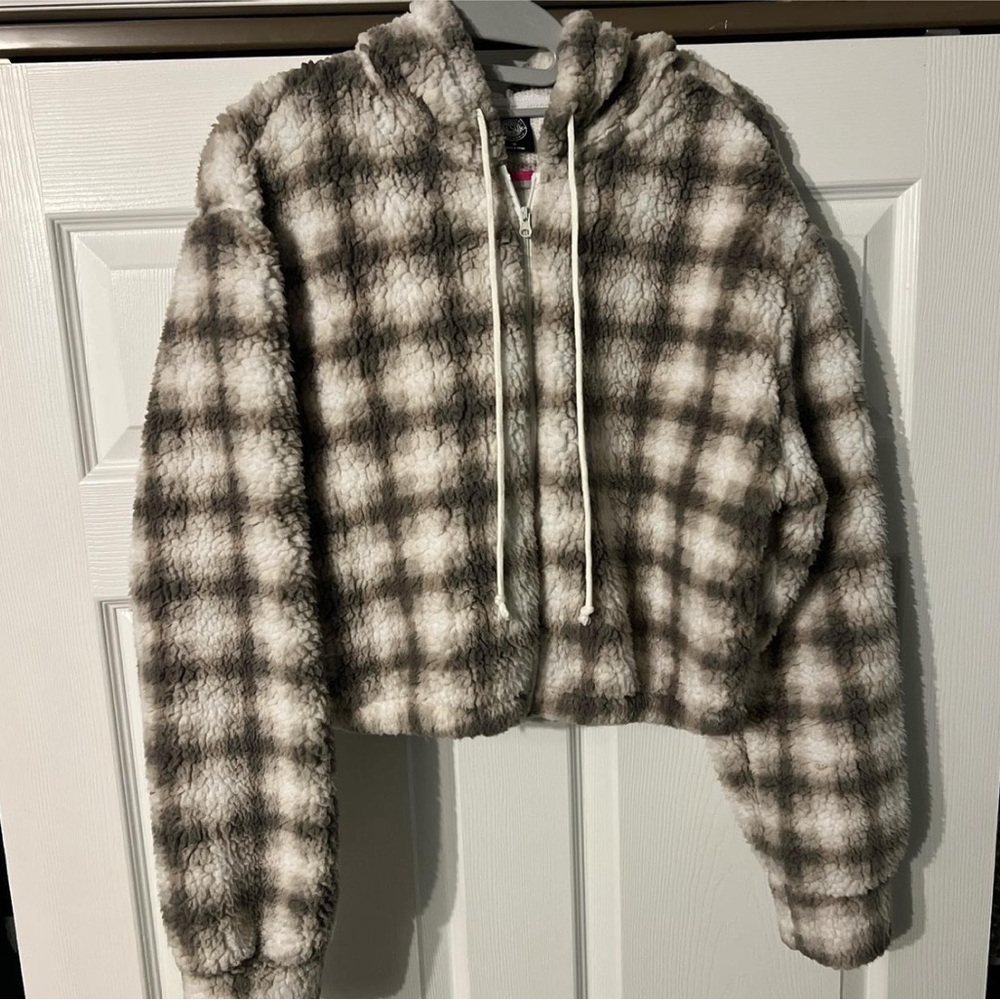 PacSun Fuzzy Cropped Sweater